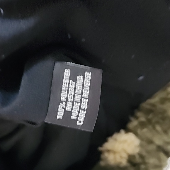 RARE Insomniac Middlelands Zip Up Fuzzy Camo Jacket Size M - Picture 4 of 6